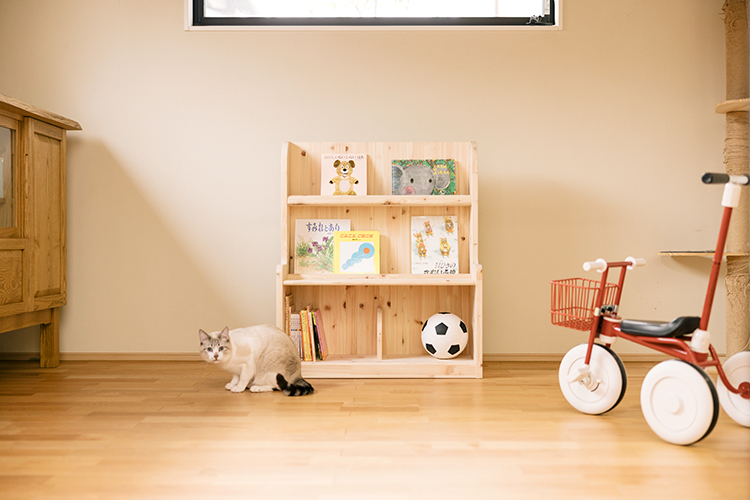 セミオーダーえほんラック