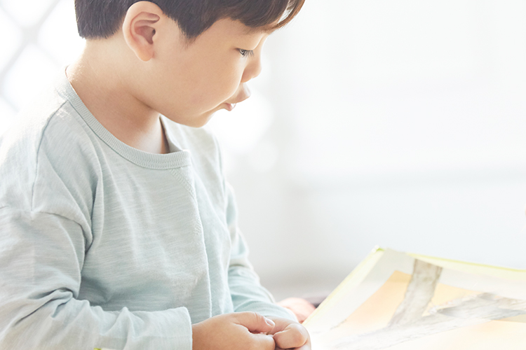 セミオーダーえほんラック