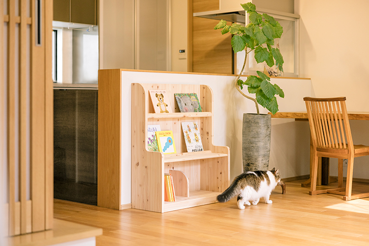 セミオーダーえほんラック